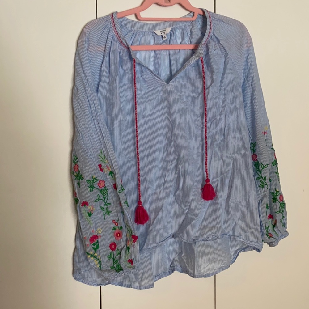 Crown and Ivy embroidered shirt 💕